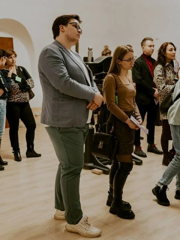 Интерактив на выставке для посетителей. Интерактив на выставке для посетителей. Детская художественная школа имени в а пташинского краснодар. Выставка графического искусства. Life in a year arts.