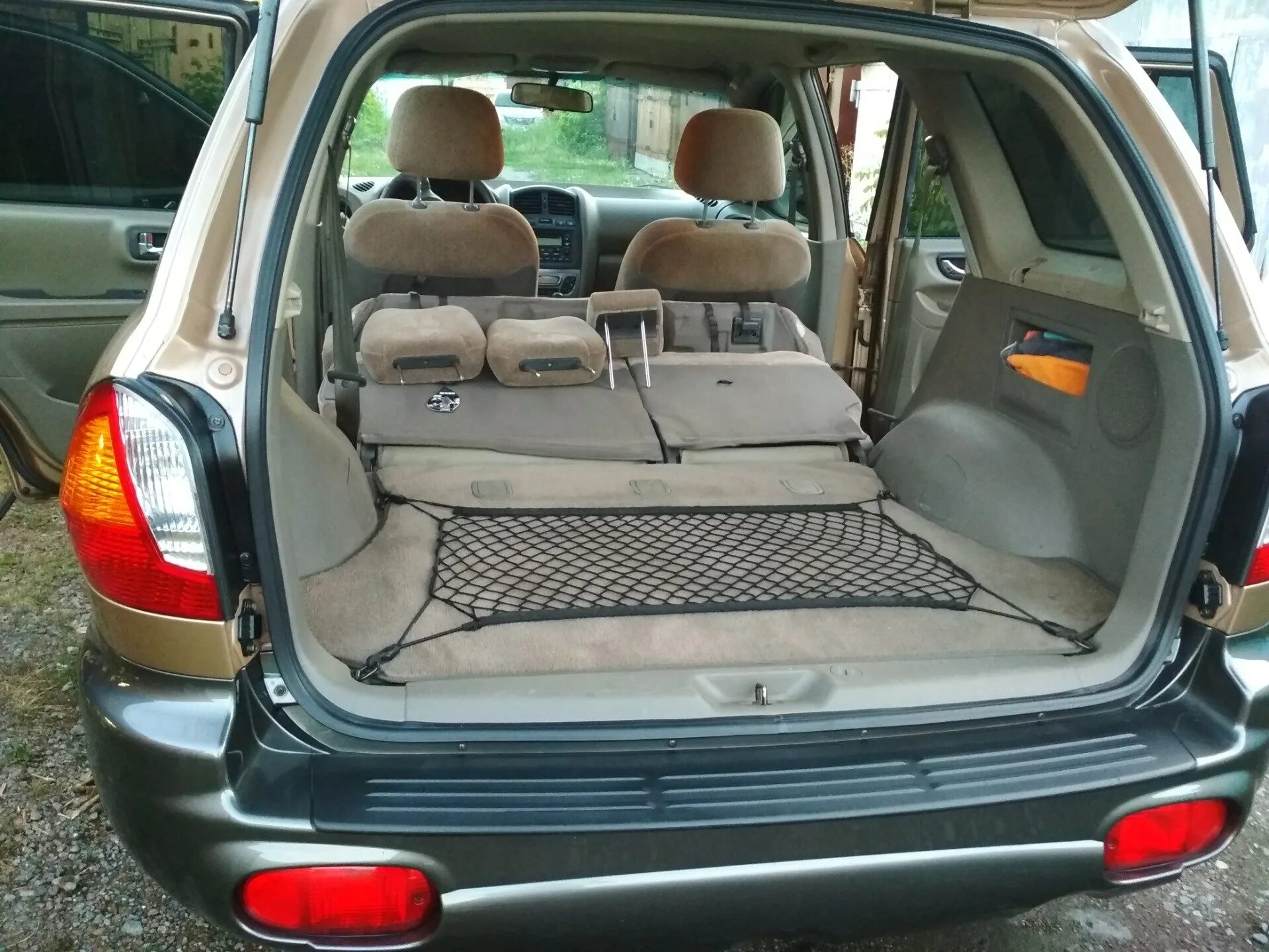 Hyundai Santa Fe, 2003 багажник. Hyundai Santa Fe 2005 багажник. Санта Фе Классик 1 поколения багажник. Hyundai Santa Fe, 2000 багажник. Хендай санта фе дизель классик купить