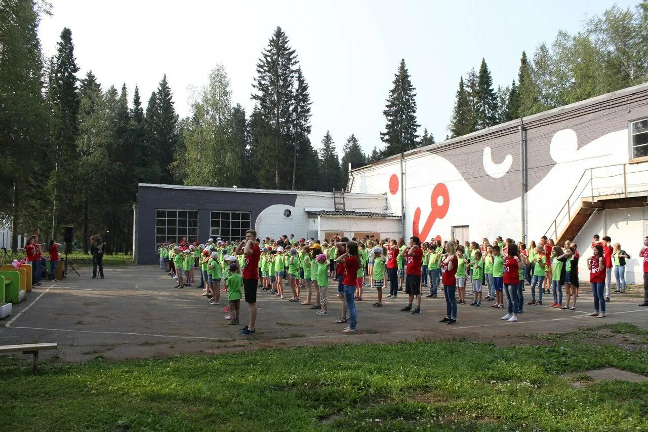 Лагерь нечайка пермь корпуса. Детский лагерь нечайка пермь. Нечайка пермь. Нечайка пермь. Загородный лагерь пермь нечайка.