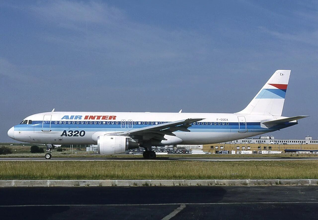 Эйрбас 320. Аэробус а320. , Аэробус а320-100/200 320. Airbus a320 SL. Аэробус а320 300.