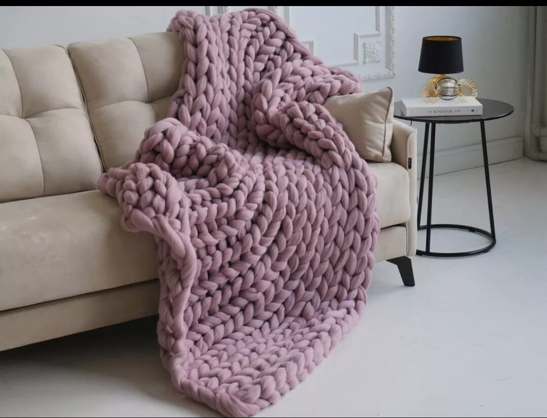 Связать толстый плед. Chunky Blanket пряжа. Плед крупной вязки. Плед из толстых ниток. Вязаный плед крупной вязки.