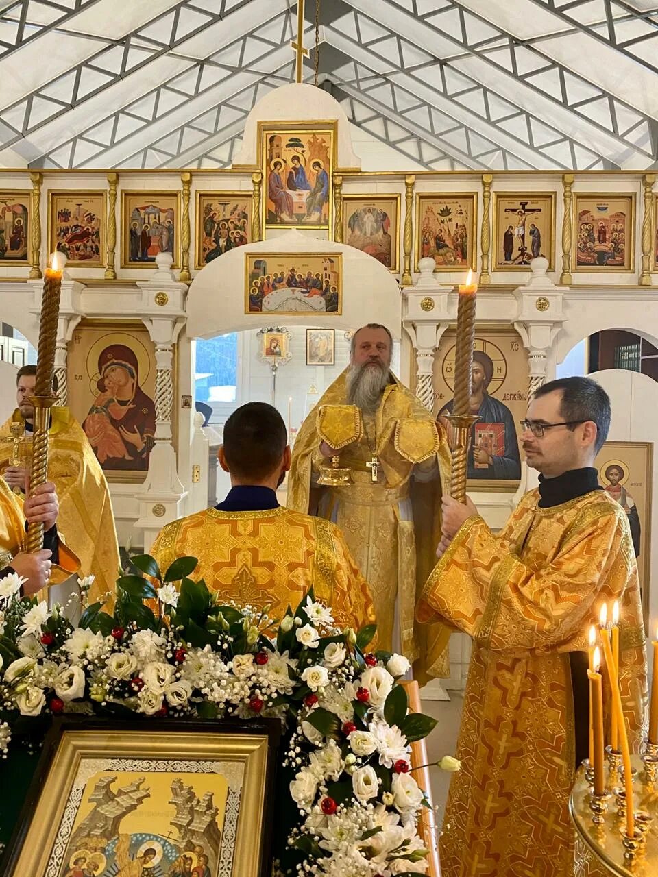 Иерей димитрий гончаренко. Церковь равноапостольных владимира и ольги в черемушках, москва. Храм владимира и ольги в черемушках. Храм святого князя владимира. Освящение храма в балтийске.