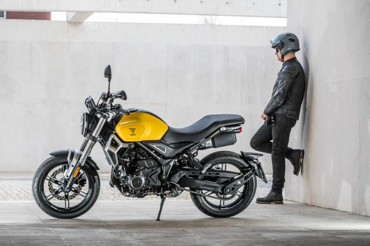 Vogue 350ac с кофром. Voge 350 ac. Voge electric motorcyc;le. Vogue 350 ac. Voge 350 ac.
