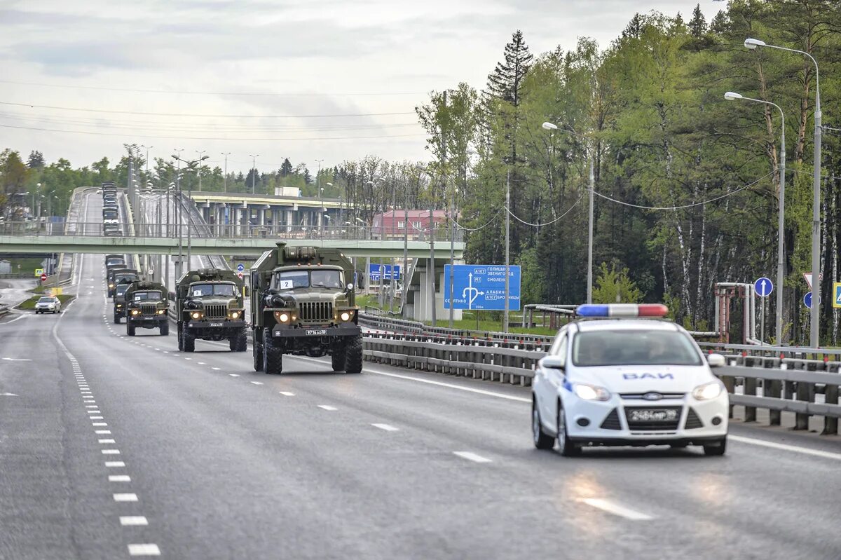 Водителю военного автомобиля. Военный водитель. Военный водитель в армии. Военный Автомобилист. Военнослужащие в автомобильном транспорте.