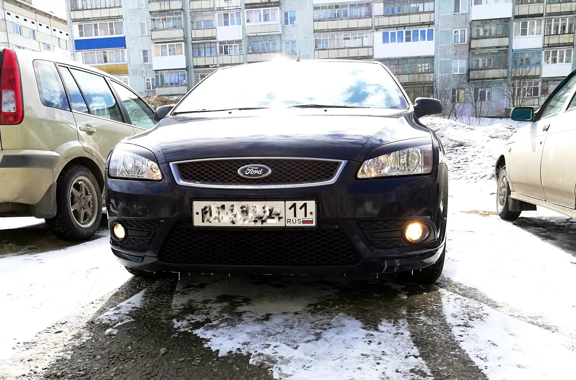 Дхо форд фокус 2. Дневные ходовые Ford Focus II 2007. ДХО Форд фокус 2 дорестайл. ДХО Форд фокус 2 Рестайлинг. ДХО В фары Форд фокус 2 Рестайлинг.