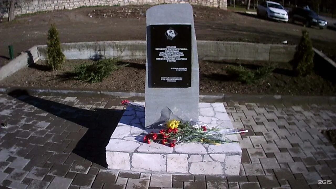 Училища пятигорска. Полтавское автотракторное училище. полтавское военное тракторное училище. памятный знак училища. памятник курсантам полтавского.