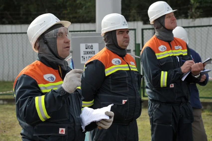 работники энергетической отрасли. мэс центра. охрана еэс. с московское рду. пульт энергодиспетчера ржд.
