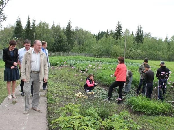 Гисметео плотниково. Томская область Бакчарский район село Плотниково. Поротников Бакчарский район. Бакчарский район ООО АПК Чернышевский. Администрация Бакчарского района.