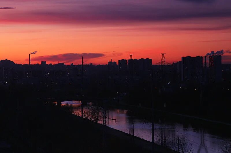 Южное тушино закат. Ночное тушино. Гроза в химках. Люблино ночью. Северное тушино.