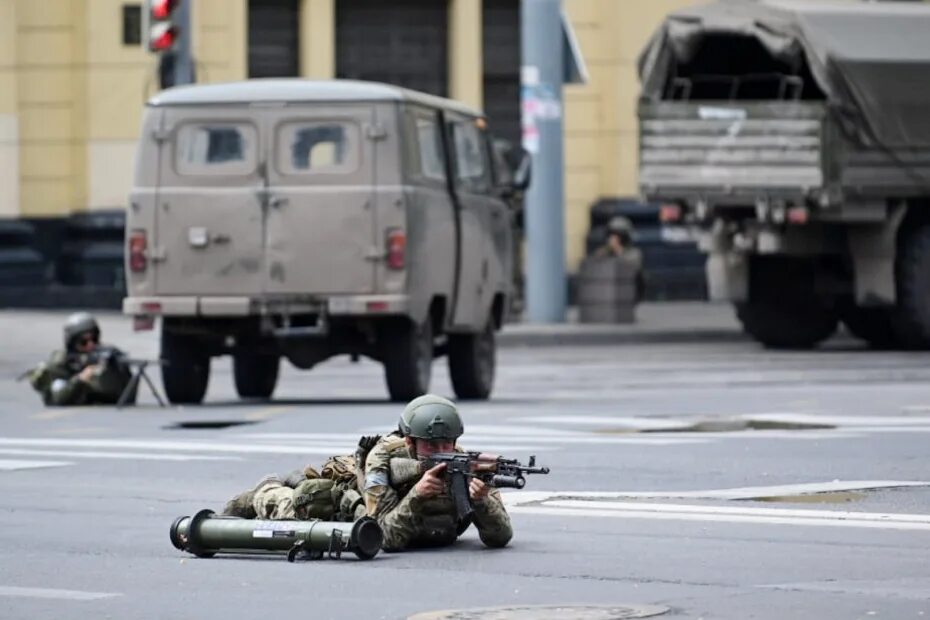 ЧВК Вагнер в Ростове на Дону. ЧВК Вагр в Ростове. Мятеж Вагнера Ростов на Дону.