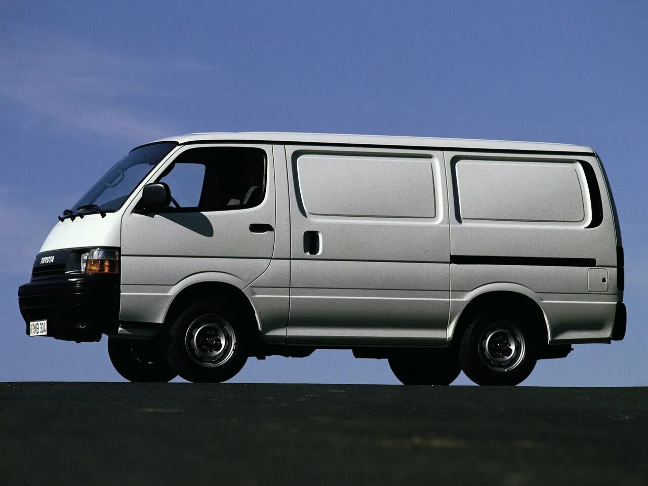 Toyota hiace van. Toyota Hiace h100. Toyota Hiace 1989. Toyota Hiace h100 4wd. Тойота Хайс 100.