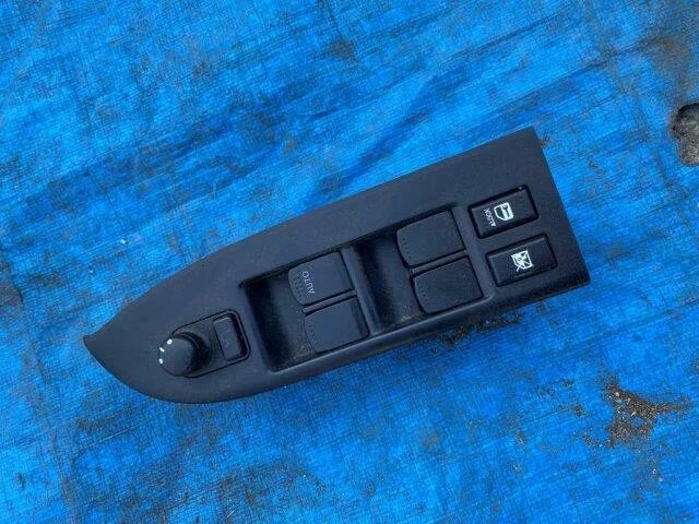 Блок кнопок стеклоподъемников suzuki escudo. Блок стеклоподъёмников сузуки свифт 2003 года. Блок управления стеклоподъемниками suzuki liana. Блок управления стеклоподъемниками сузуки эскудо 2001. Блок управления стеклоподъемниками , судзуки, эскудо, 3,двери.