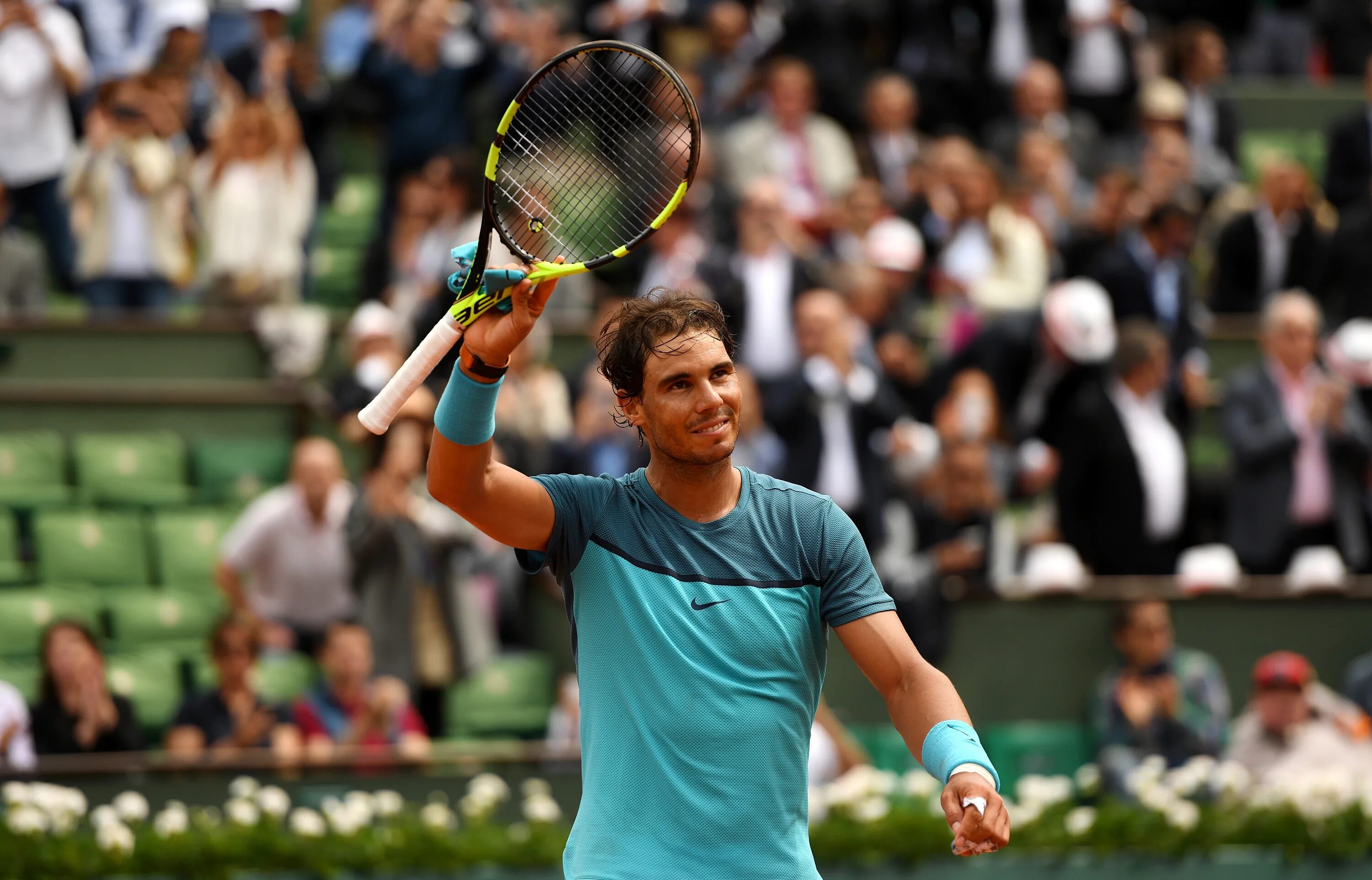 Теннисные матчи. Теннис кубки Ролан Гаррос. Ролан Гаррос 2016. Tsonga Roland GARROS 2016. Корт Roland GARROS Надаль бьет.