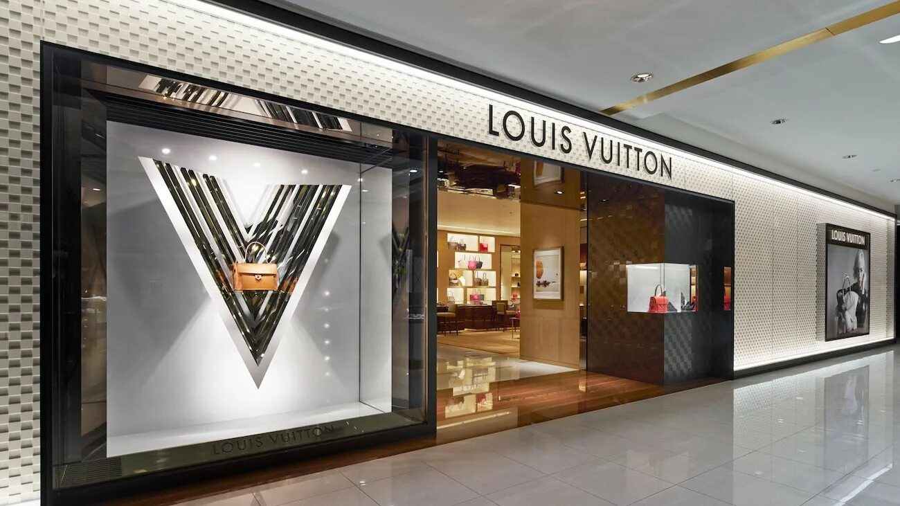 Столешников переулок москва луи виттон. Сумка луи витон женская 2023. Louis vuitton цум. Бутики луи виттон екатеринбург. Магазин луи виттон в санкт-петербурге.