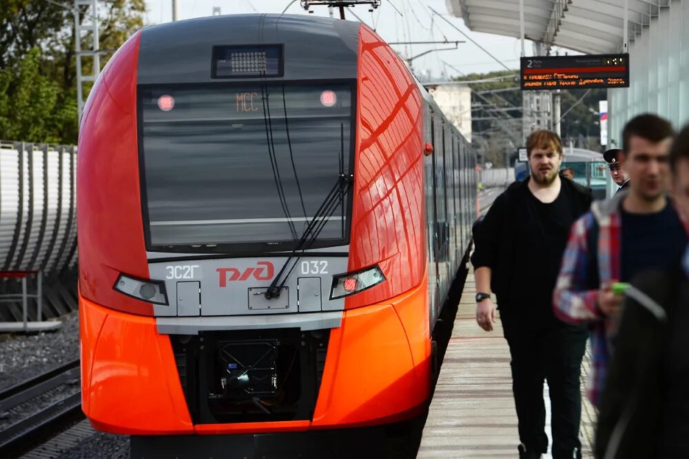 Мцк магадан. Ласточка электропоезд мцк. поезд ласточка на коптево. новый поезд мцк концепт. стрелка электричка.