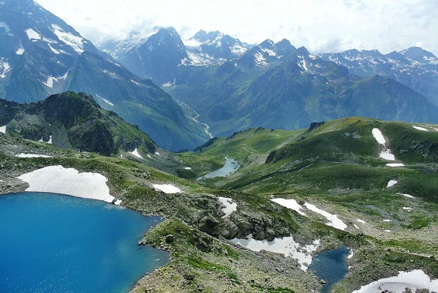 Поселок азиатский карачаево-черкесия. Азиатское карачаево черкесия. Ущелье реки махар. Азиатское карачаево черкесия. Нижний архыз академгородок.