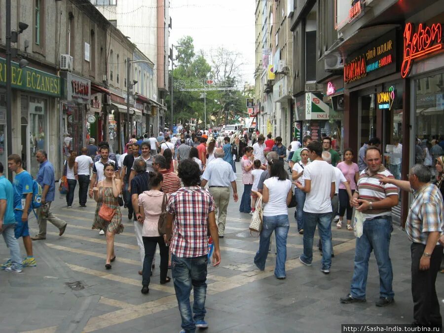 Трабзон турция рынок. Трабзон центральная площадь. Трабзон старый город. Трабзон турция старый город. Трабзон турция набережная.