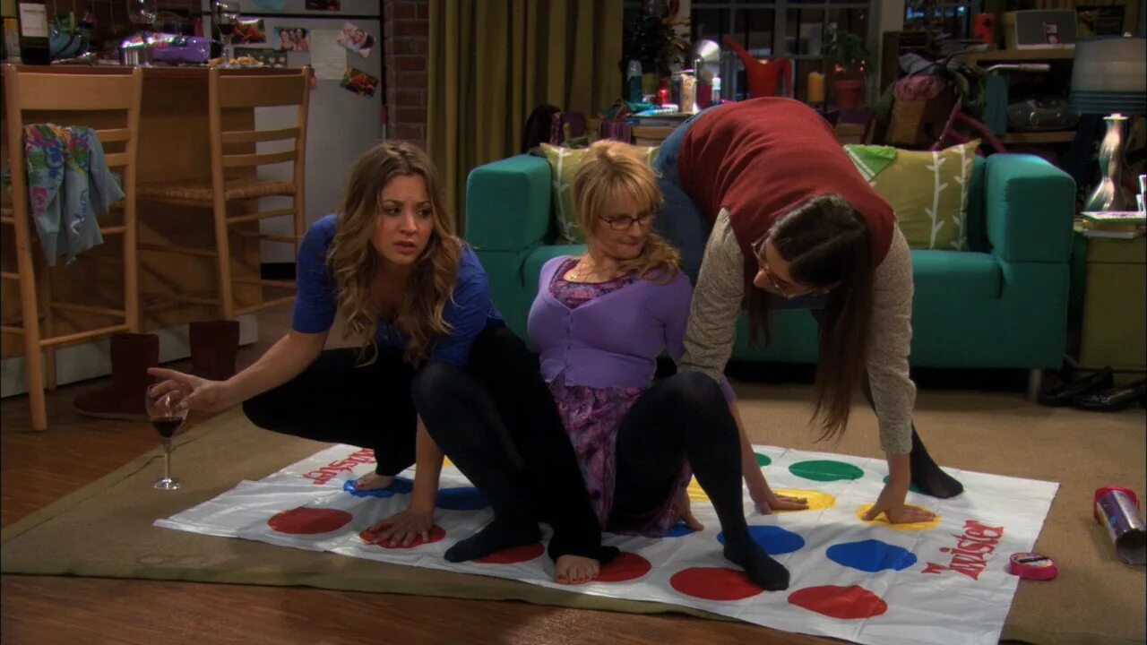 Теория большого взрыва игра. Теория большого взрыва кадры jim parsons. Джим парсонс теория большого взрыва. Стюарт тбв. Доктор кэмпбелл теория большого взрыва.