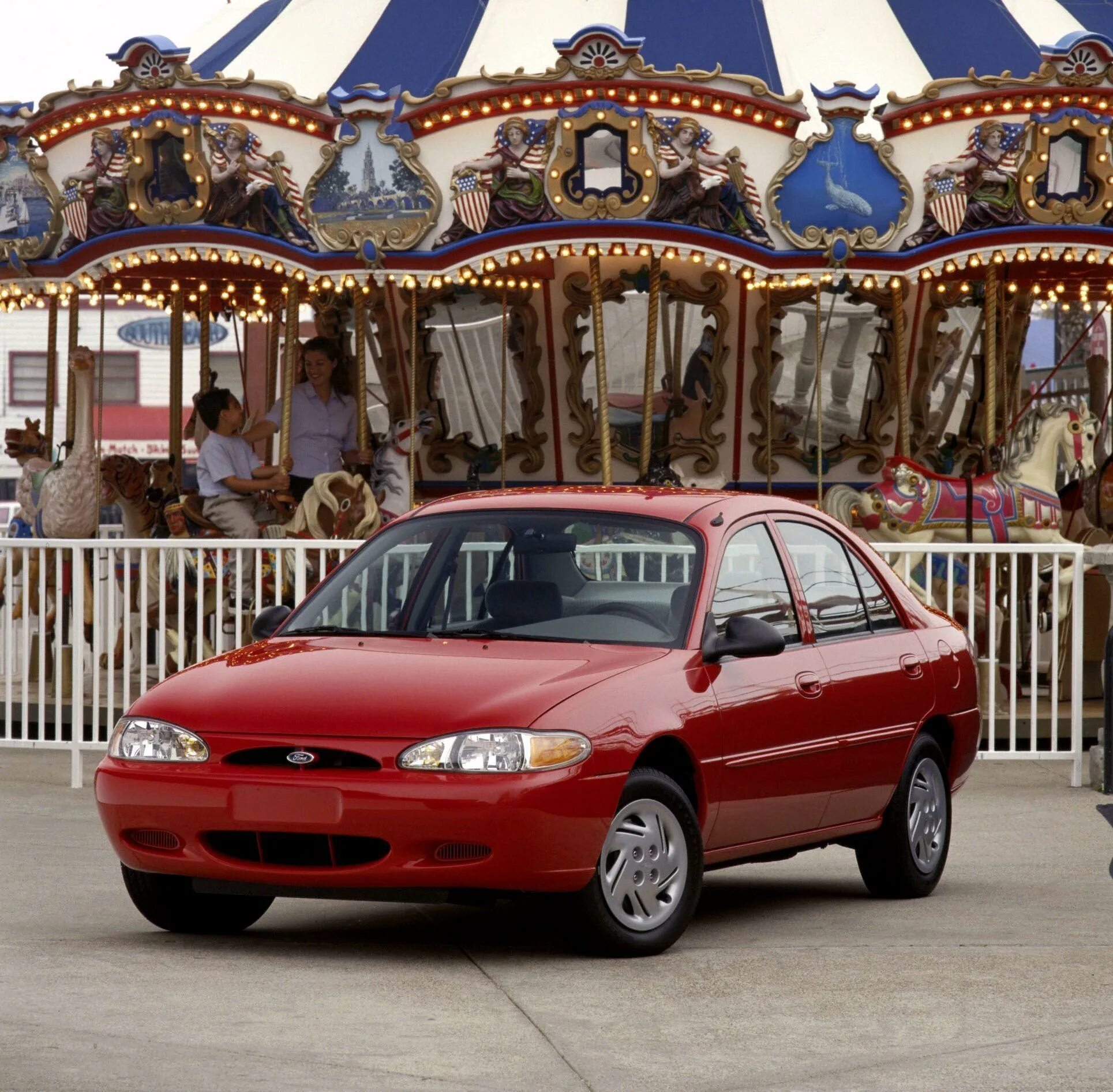 Девон сава каспер. Таймс сквер 2000. Фото сша 1997. Сша 1997 год. Америка 1997 год.