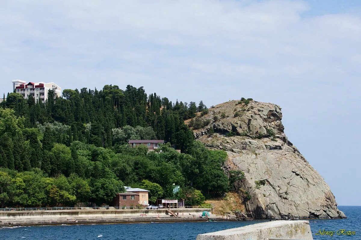 Утёс Крым мыс Плака. Партенит мыс Плака. Партенит Кучук Аю. Скала Кучук-Аю.