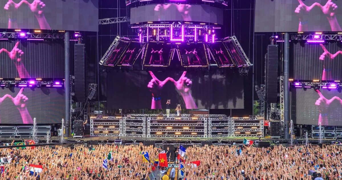 The asteroids galaxy tour. Nwyr - artificial intelligence. W w ultra. W w ultra. Ultra w photo.