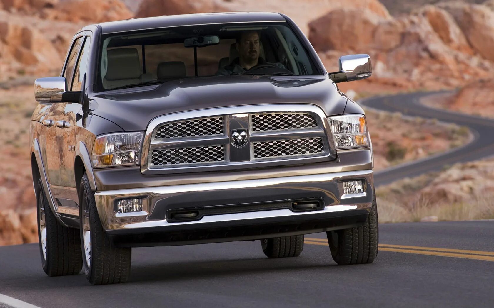 Додж рам поколения. Dodge Ram 1500. Dodge Ram 1500 2009. Dodge Ram 1500 Laramie Crew Cab. Додж рам 1500 2010.