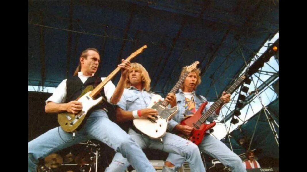 Статус кво клип. Status Quo (1986). Francis Rossi status Quo. Classic status Quo. Status Quo 1974 Quo uk.