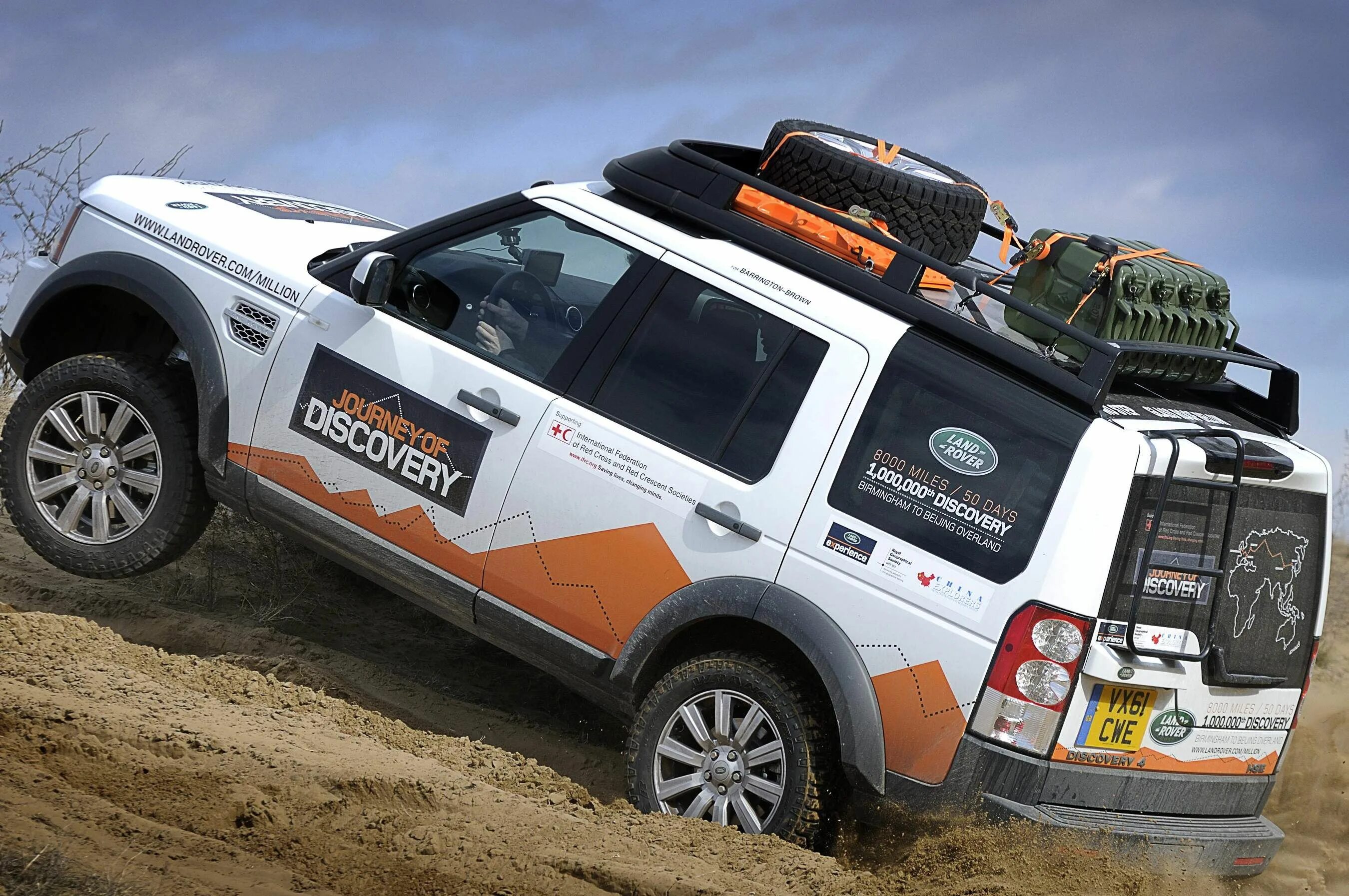 Дискавери своими руками. Land Rover Discovery 4 Экспедиция. Land Rover Discovery 4 экспедиционный. Ленд Ровер Дискавери 3 экспедиционник. Ленд Ровер Дискавери 4 Expedition.