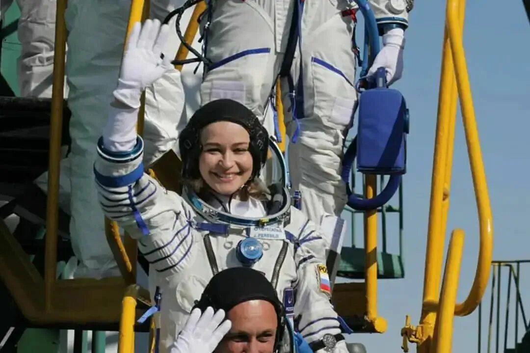 как проходили съемки в космосе. клим шипенко космонавт. как проходили съемки в космосе. юлия пересильд в космос для съемок на мкс. космонавты тасс.