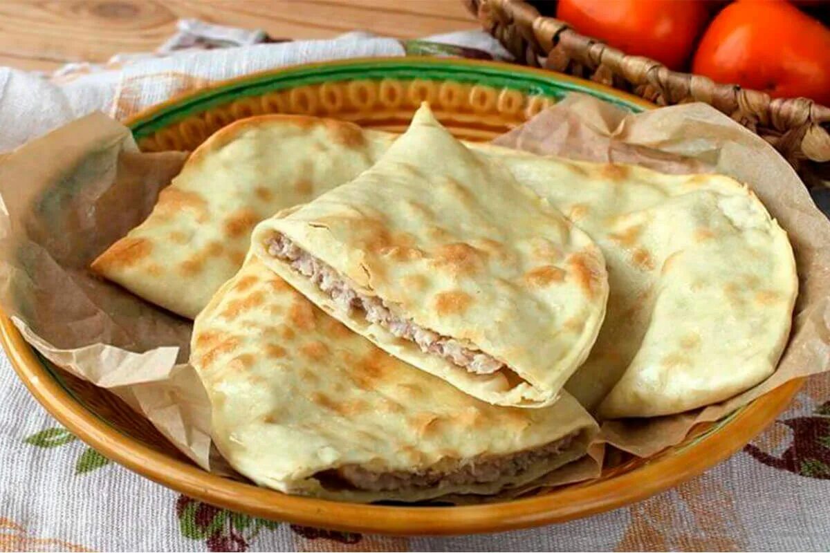 Чуду по дагестански рецепт с картошкой. Национальная кухня дагестана чуду. национальные лепешки дагестана. табасаранское чуду. дагестанские лепешки чуду.