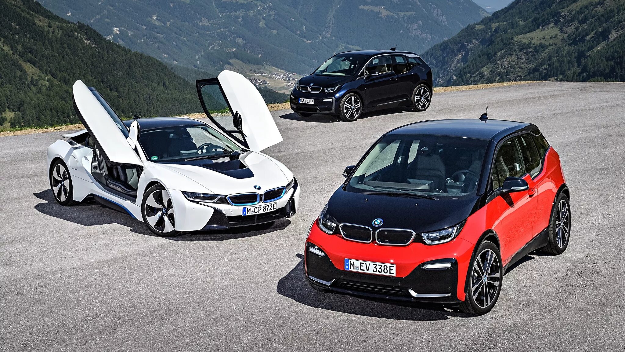 Машина троим. БМВ i3 2017. BMW i3 2023. BMW i3 2008. BMW i8 i3.