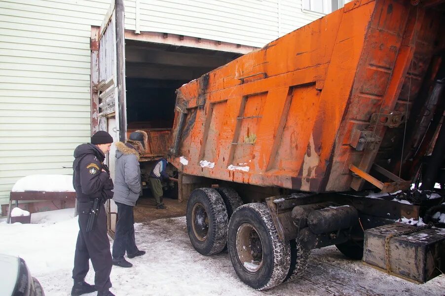 Машины коммунальных служб. Арестованная техника выставленная на продажу. Трактора конфискат. Арестованная техника выставленная на продажу сбербанк спецтехника. Техника на продажу трактора.