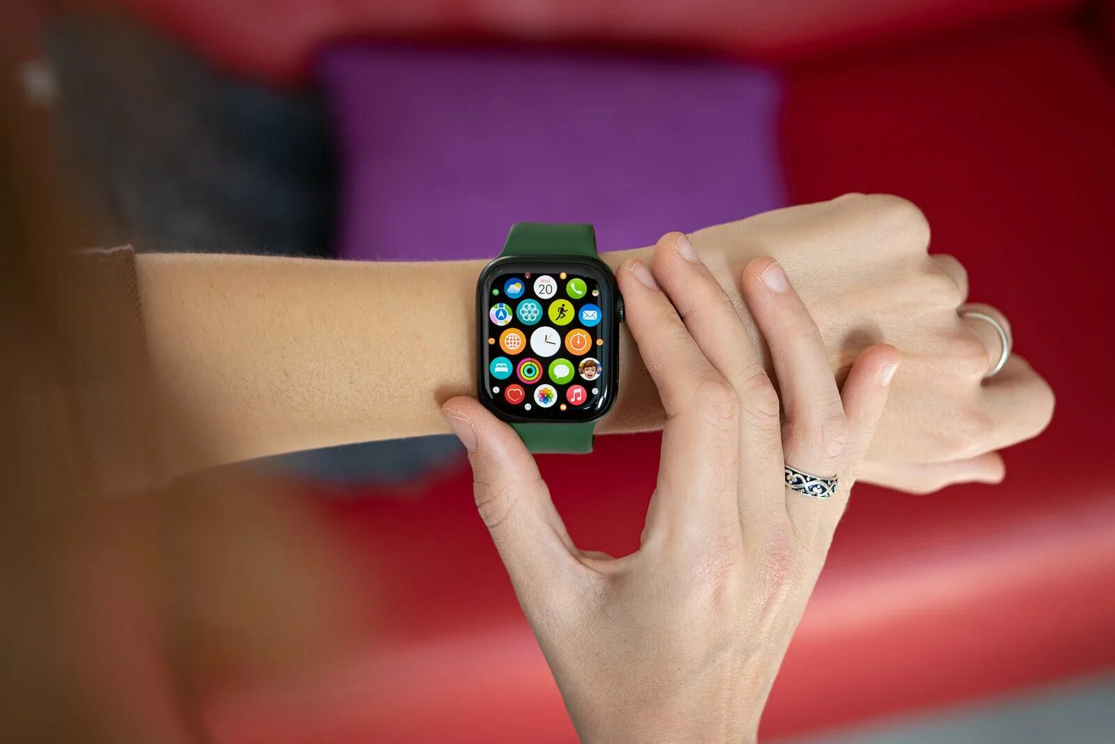 Apple IWATCH 7 Series. Эпл вотч 7 зеленые. Смарт-часы Apple watch Series 7. Apple watch Series 7 45mm.