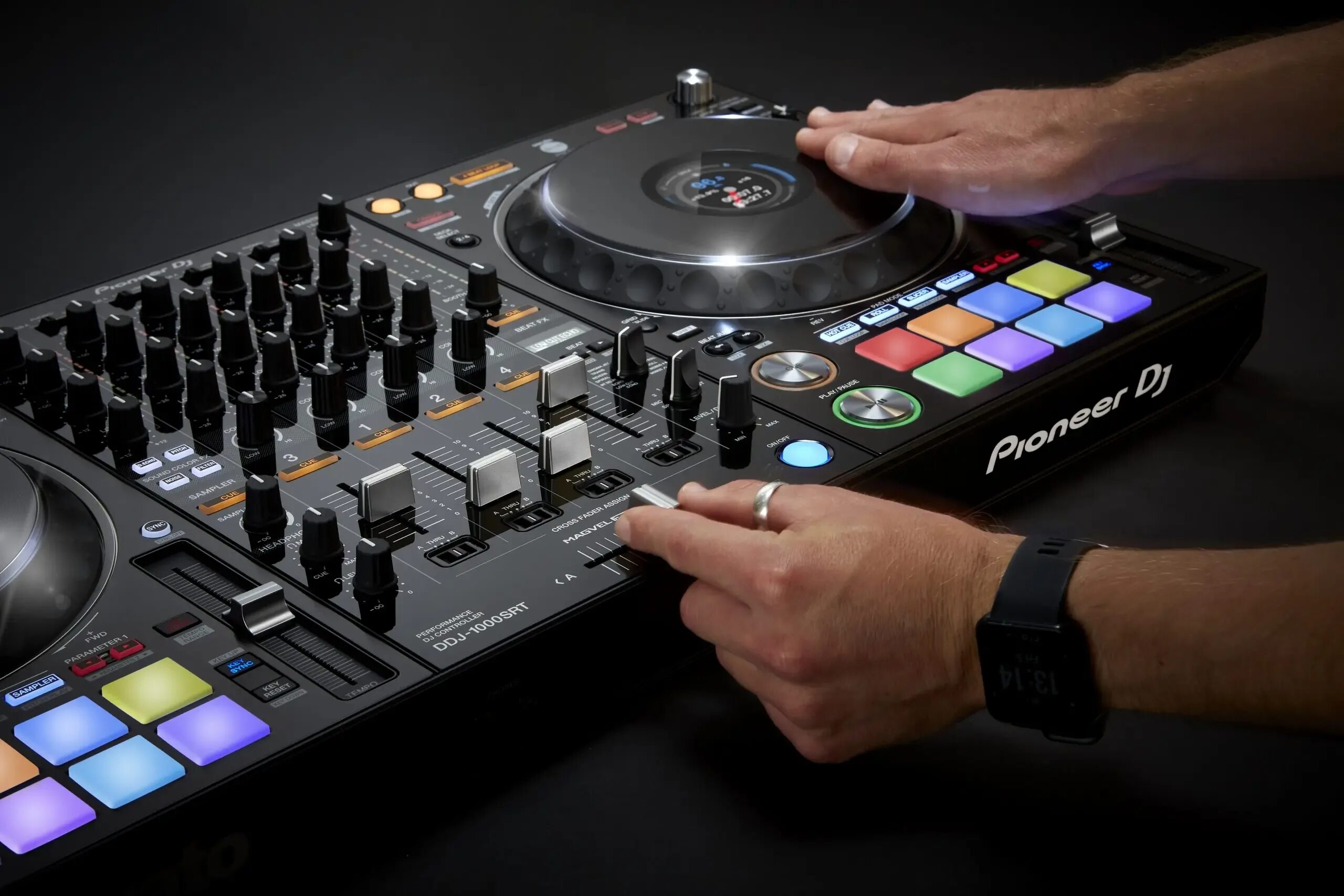 Pioneer DDJ-1000srt. Pioneer DJ DDJ-1000. Pioneer DJ 1000 контроллер. Pioneer DJ DDJ-1000srt. Дж установка