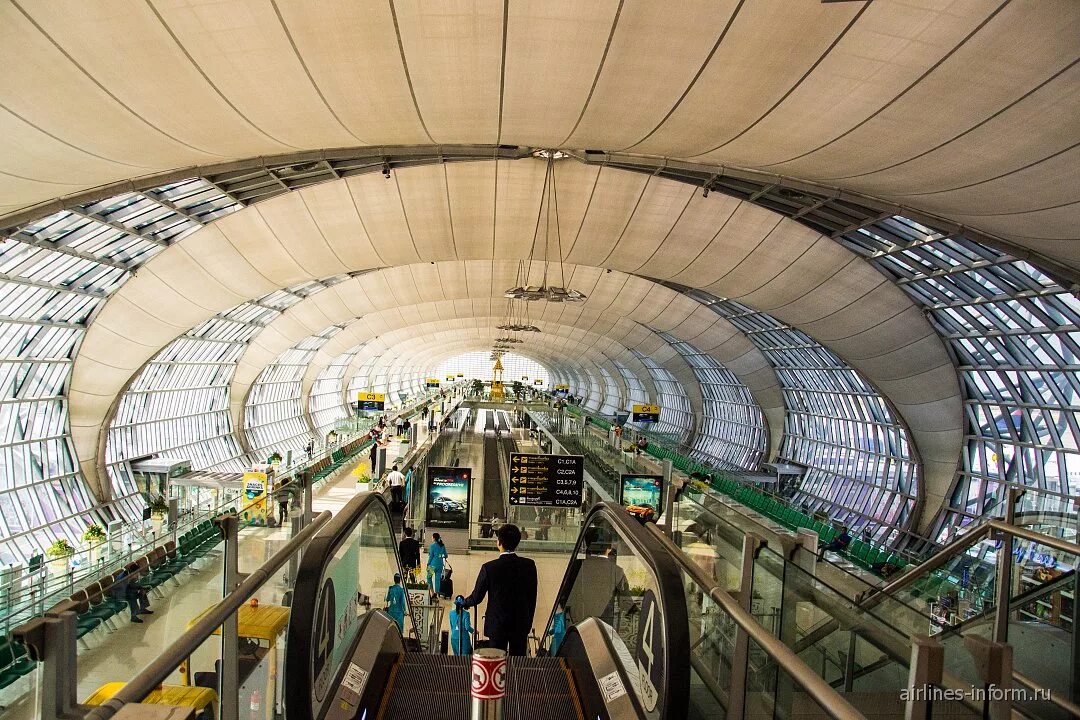 Аэропорт Бангкока Суварнабхуми. Аэропорт «Suvarnabhumi». Бангкок, Тайланд. Бангкок аэропорт БКК. Аэропорт Суварнабхуми 2022. Бангкок аэропорт суварнабхуми вылет