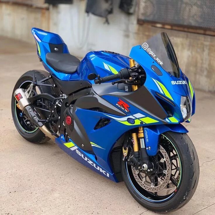 Suzuki GSXR 600 Suzuki gsxr, Suzuki motorcycle, Super bikes