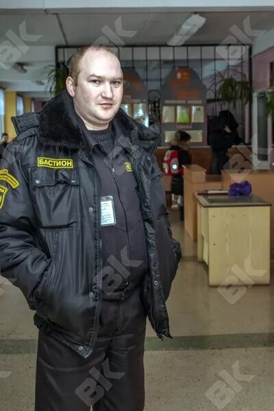 Баннер для охранного агентства. Охранник отзывы вакансии. Охранник гбр варяг. Форма охраны. Форма охраны для женщин.