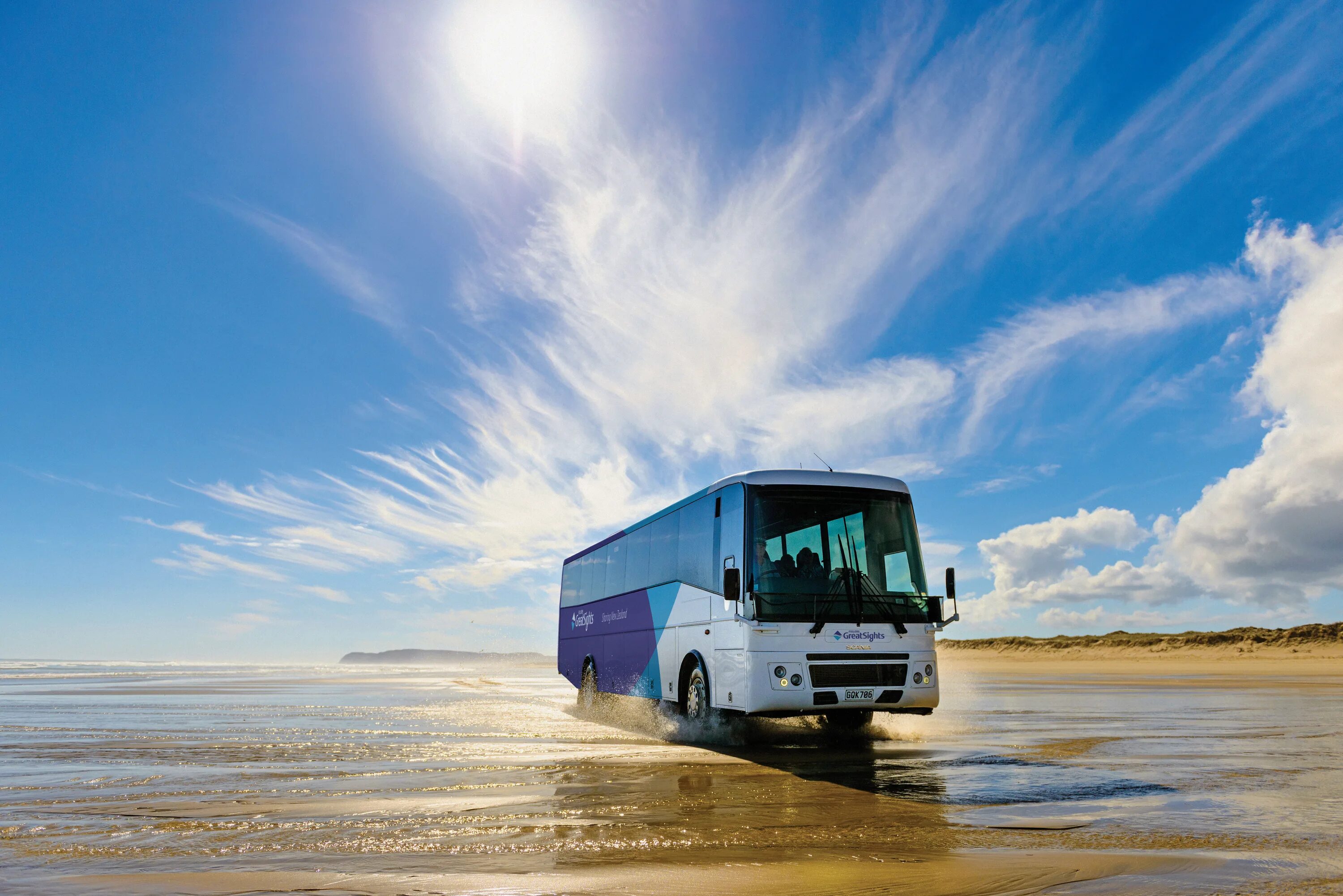 Автобус на море. Автобусный тур к морю. Автобус для путешествий. Автобусный тур на море.