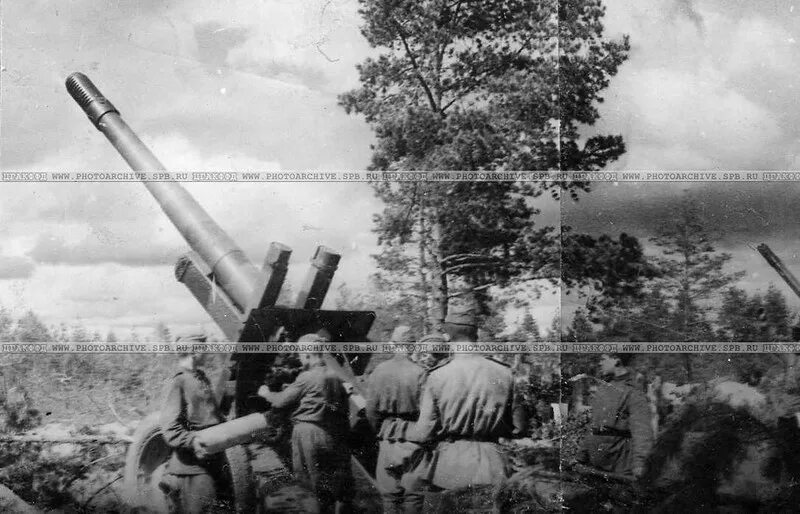 Операция уран 19 ноября 1942. Битва у озера балатон 1945. Гаубица сталинградская битва. Штурм будапешта 1944. Артиллерия вов 1941-1945.