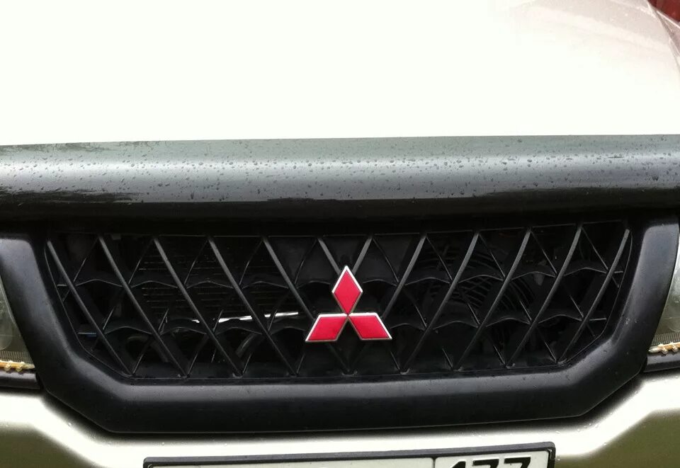 Решетка pajero sport 2. Сетка под радиаторную решетку инсигния b. Решетка радиатора митсубиси паджеро спорт 1. Решетка радиатора паджеро спорт 2. Решетка радиатора паджеро 2.