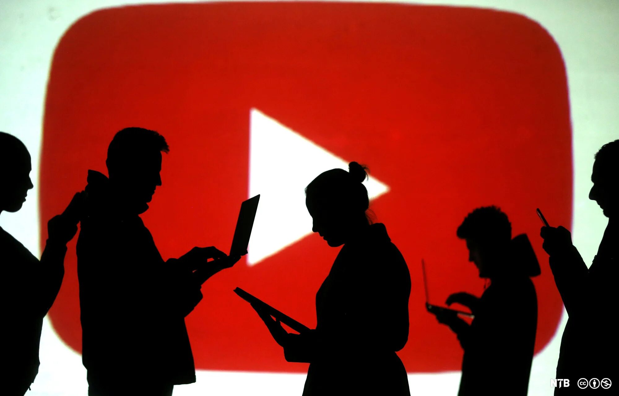 Самый просматриваемый ролик на youtube. Ютуб будут замедлять. Ютуб будут замедлять. Иконка ютуб. Невзоров хохол.