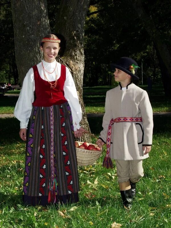 Envy lab мантия. Назима хамедова. Лаба одежда. Энви лаб одежда. Лаба одежда.