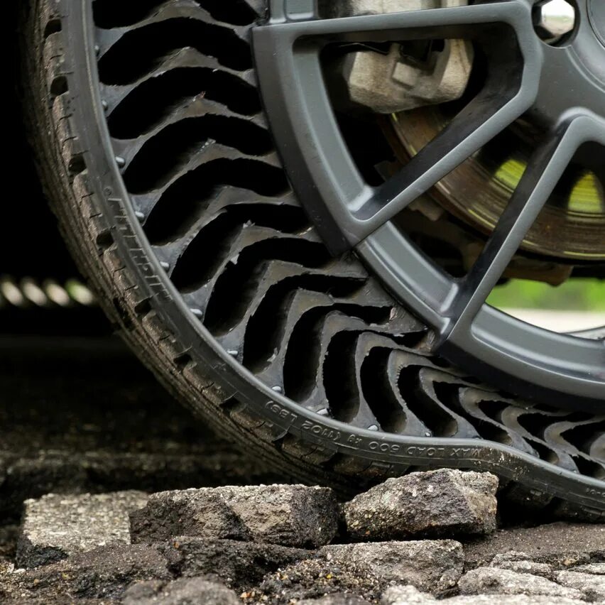 Мишины шины. Michelin uptis. безвоздушные шины мишлен 20 65 17. безвоздушные шины бриджстоун. мишлен шины uptis.