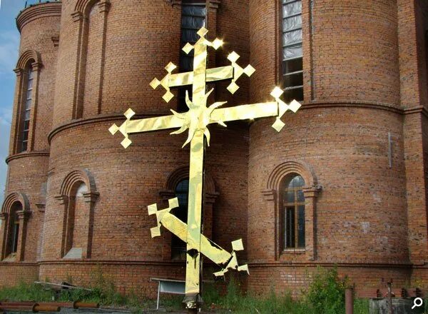 кресты церквей направлены