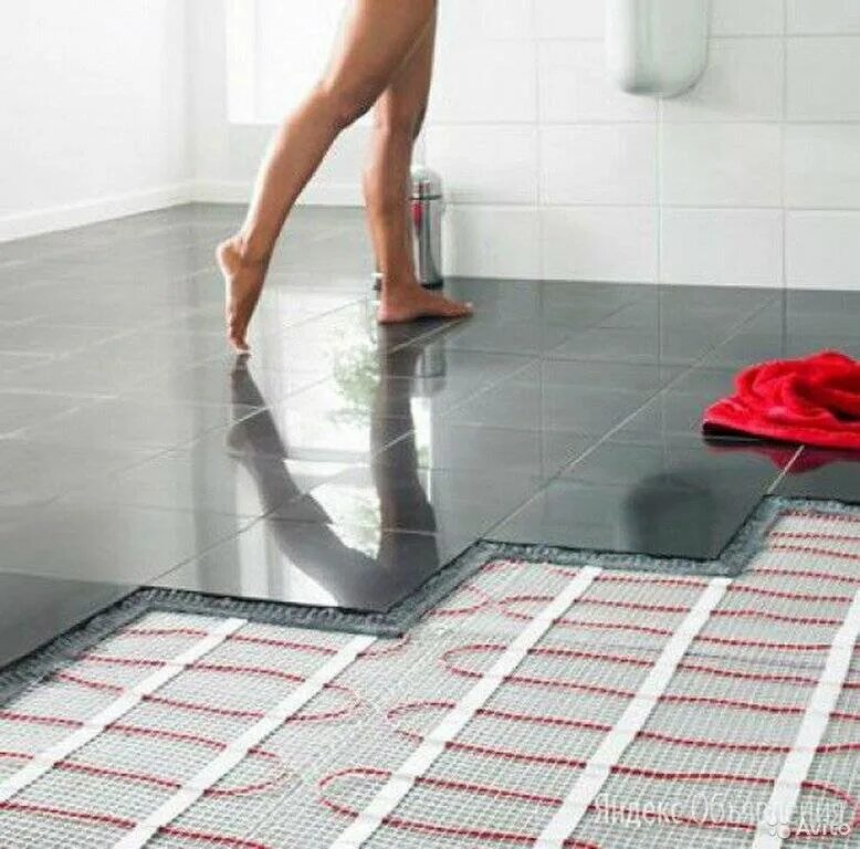 Heated floor. Теплый пол под плитку. Тёплый пол электрический. Теплый пол в ванной. Пол с подогревом в ванной.