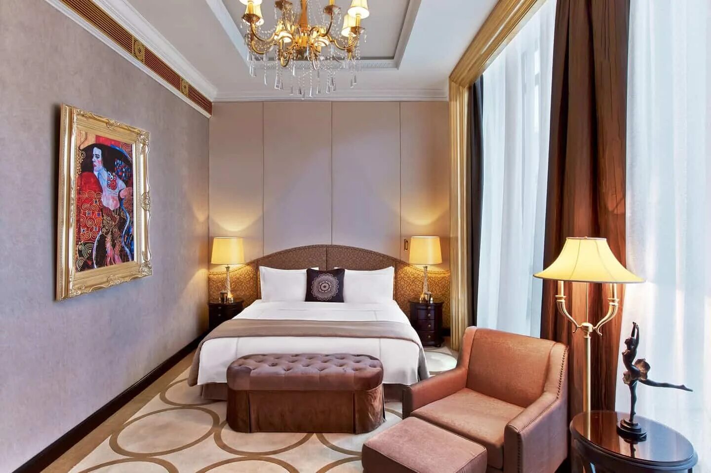 The st regis 5. Отель St. Regis Москва Никольская. Отель сент Реджис Москва Никольская. Никольская 12 отель St.Regis. Никольская 12 Москва гостиница.