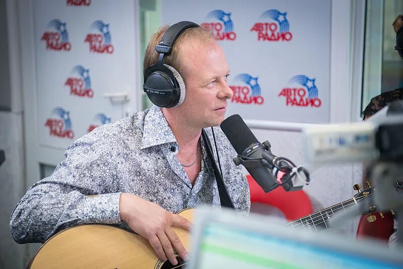 Диджей авторадио. Авторадио студия прямой эфир. Песни играющие на авторадио. Авторадио студия прямой эфир. Песни играющие на авторадио.