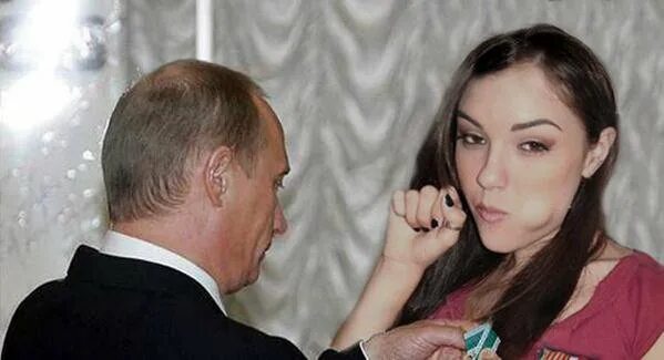 Красивые девушки за щеку. Защеку на уроке. Саша грей щёчки. Саша грей анимация. Даю другу за щеку.