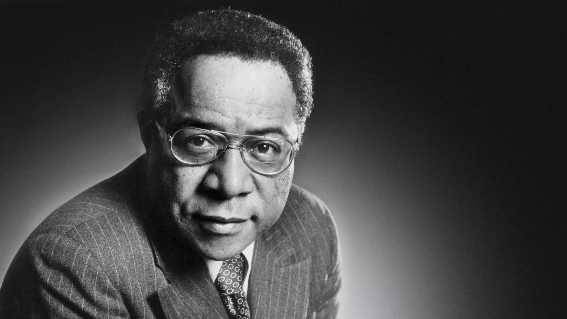 Alex Haley. Roots Alex Haley. Алекс Хейли фото. Хейли, Алекс (1921-1992). Корни.