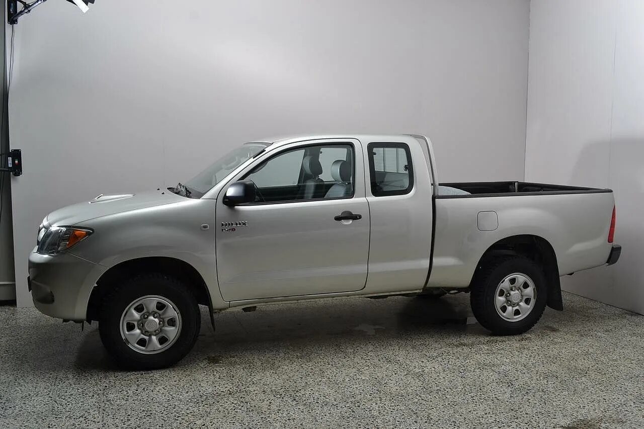 Хайлюкс 7 поколения. Toyota Hilux Pickup 2005 7 поколение. Тойота Хайлюкс 7 поколения. Toyota Hilux 2.7 MT стандарт. Toyota Hilux 2.7 MT GLX Double Cab.